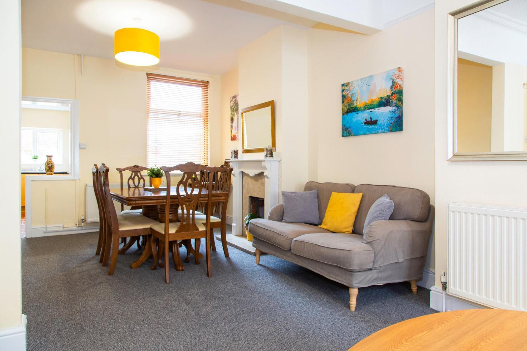 Newly Launched 3 Bedroom House With Free Parking Litherland Buitenkant foto