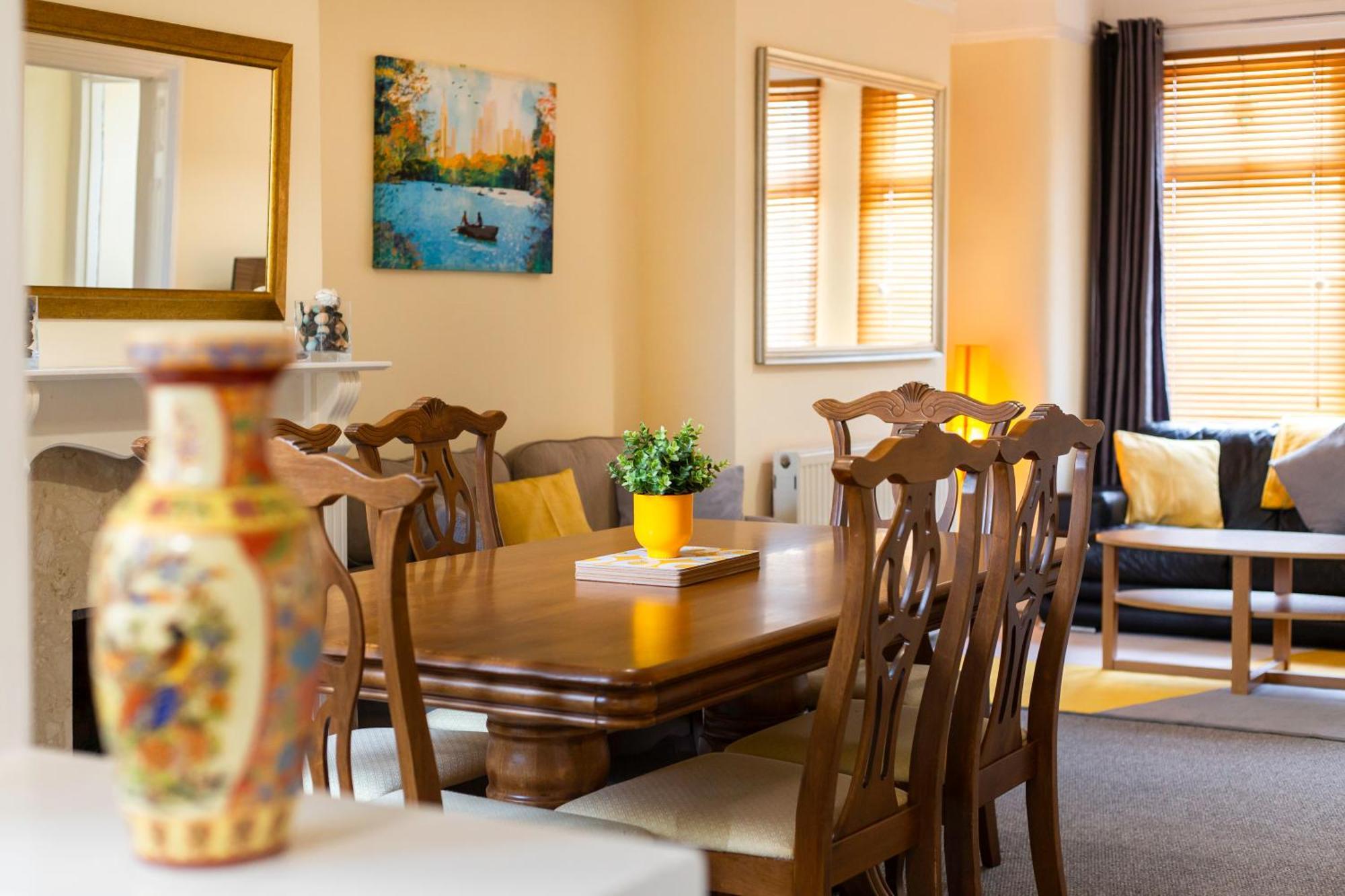 Newly Launched 3 Bedroom House With Free Parking Litherland Buitenkant foto