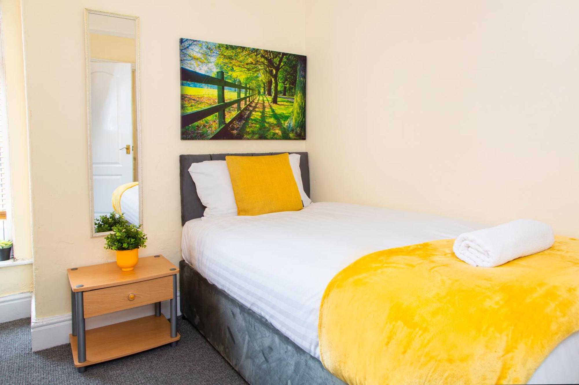 Newly Launched 3 Bedroom House With Free Parking Litherland Buitenkant foto