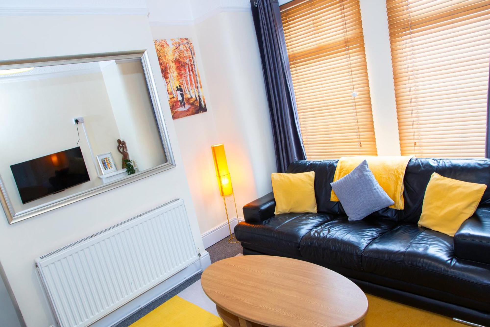 Newly Launched 3 Bedroom House With Free Parking Litherland Buitenkant foto