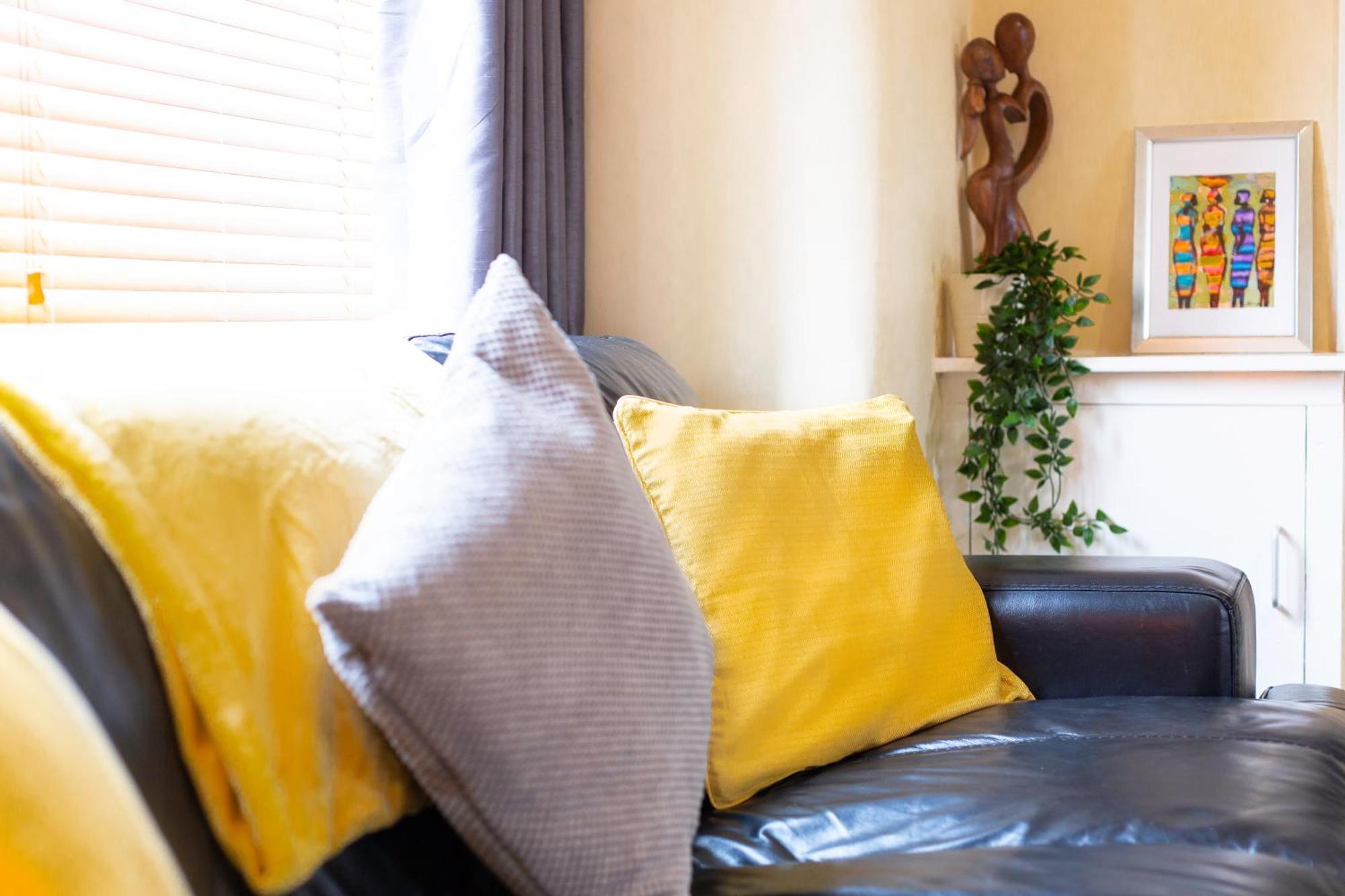 Newly Launched 3 Bedroom House With Free Parking Litherland Buitenkant foto