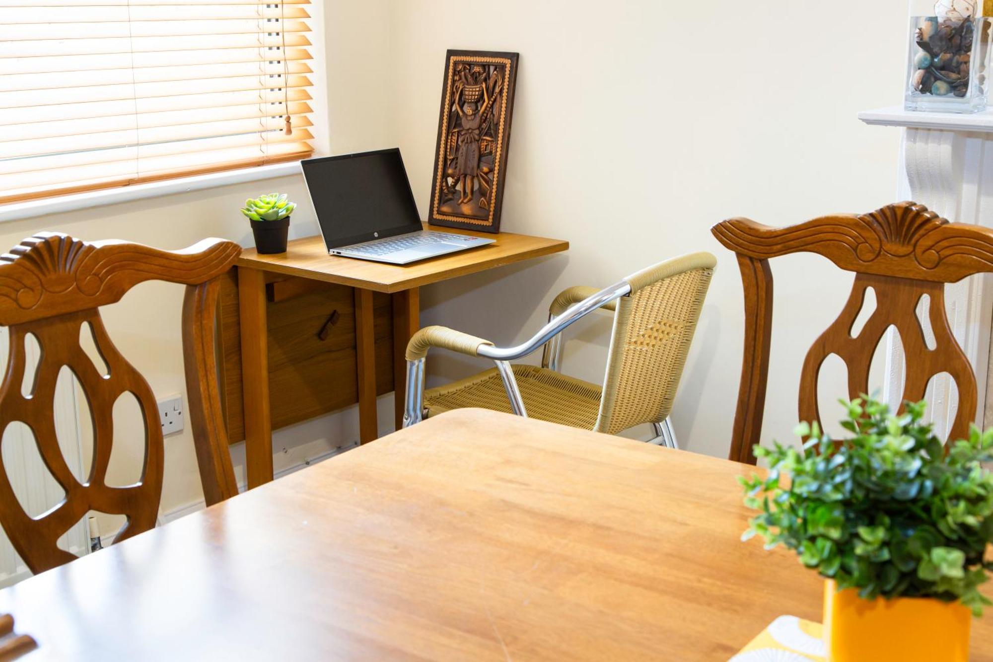 Newly Launched 3 Bedroom House With Free Parking Litherland Buitenkant foto